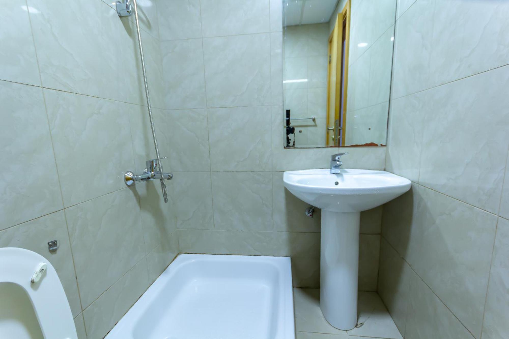 Budget Rooms With Private Bathroom For 'Girls' Only In Dubai, Marina المظهر الخارجي الصورة