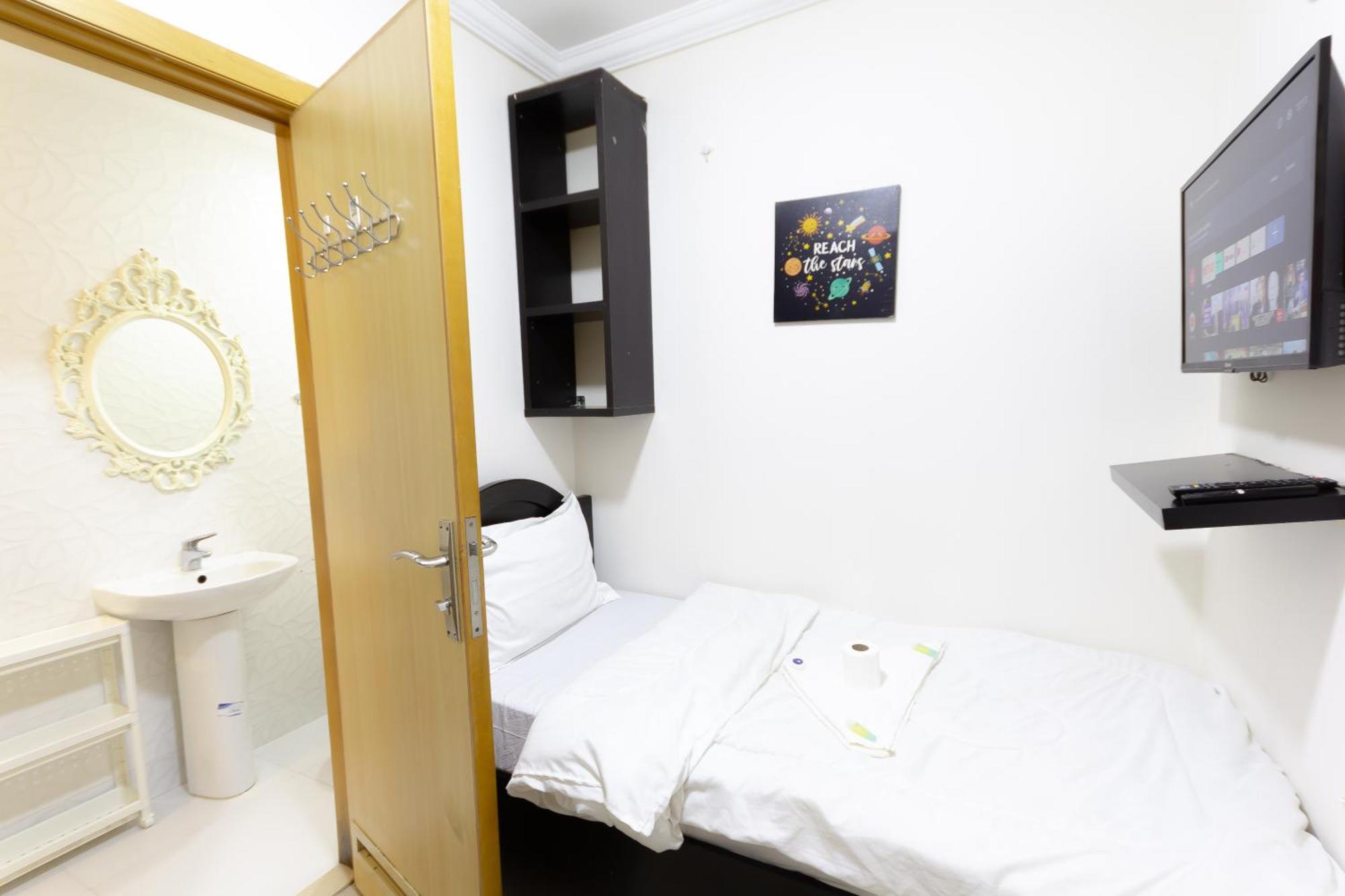 Budget Rooms With Private Bathroom For 'Girls' Only In Dubai, Marina المظهر الخارجي الصورة