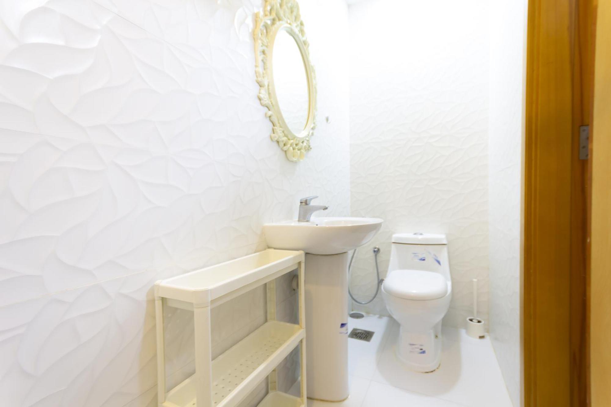 Budget Rooms With Private Bathroom For 'Girls' Only In Dubai, Marina المظهر الخارجي الصورة
