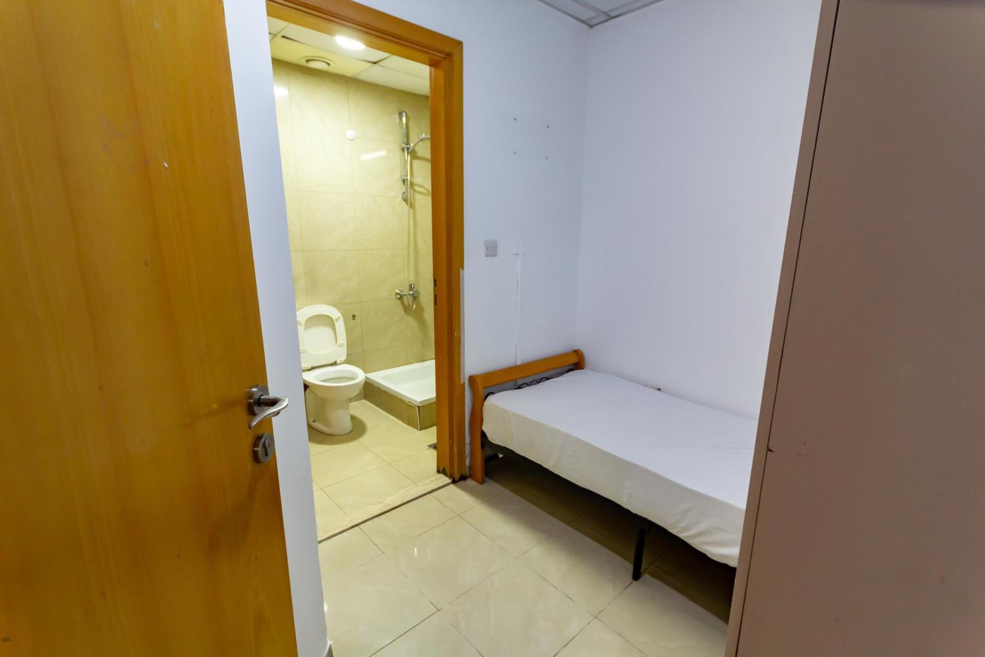 Budget Rooms With Private Bathroom For 'Girls' Only In Dubai, Marina المظهر الخارجي الصورة