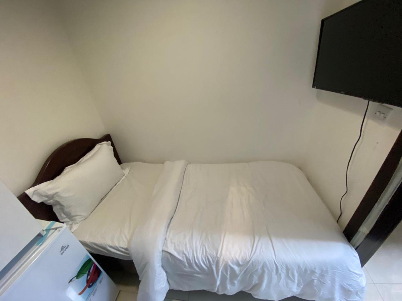 Budget Rooms With Private Bathroom For 'Girls' Only In Dubai, Marina المظهر الخارجي الصورة