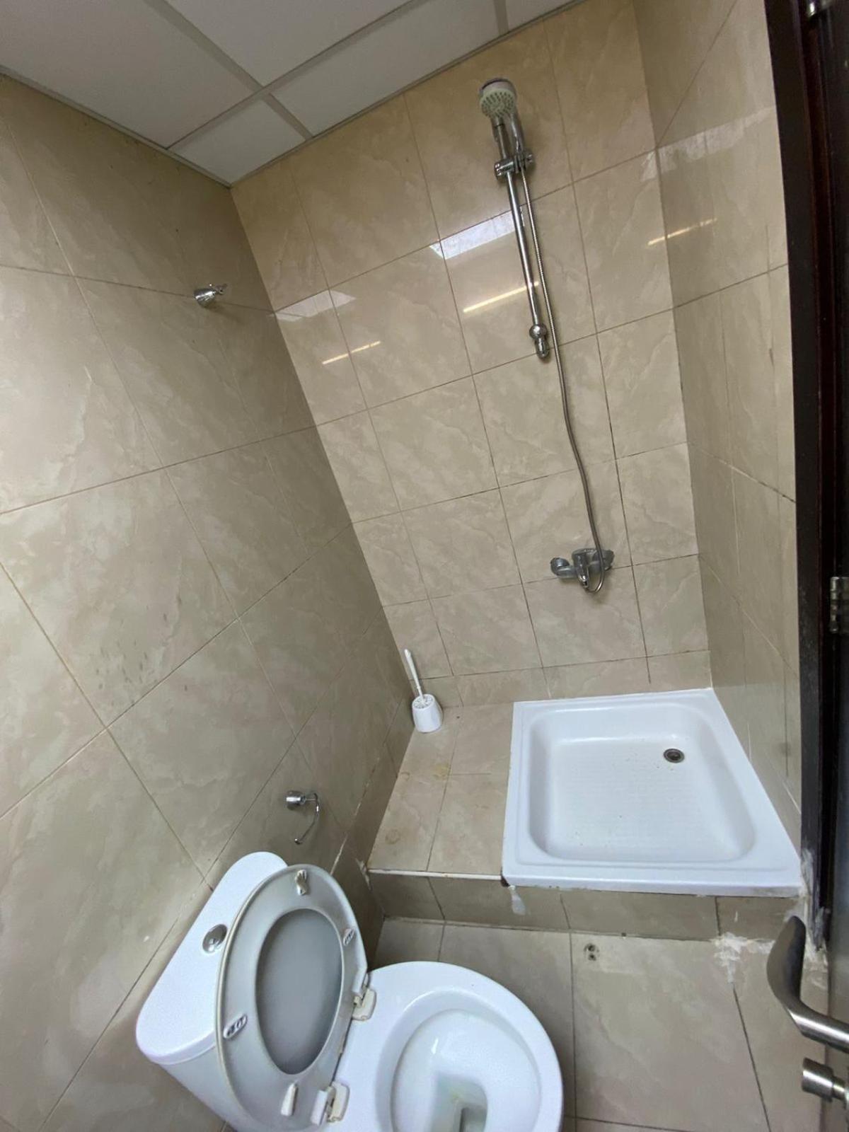 Budget Rooms With Private Bathroom For 'Girls' Only In Dubai, Marina المظهر الخارجي الصورة