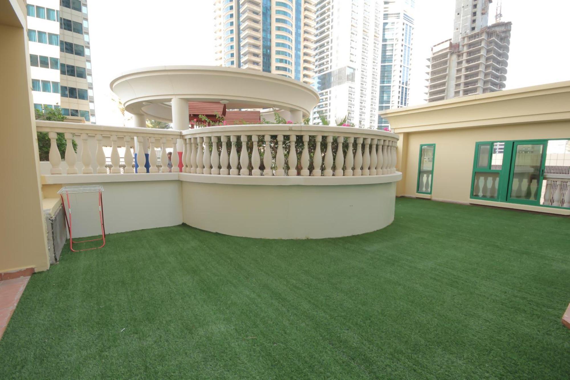 Budget Rooms With Private Bathroom For 'Girls' Only In Dubai, Marina المظهر الخارجي الصورة