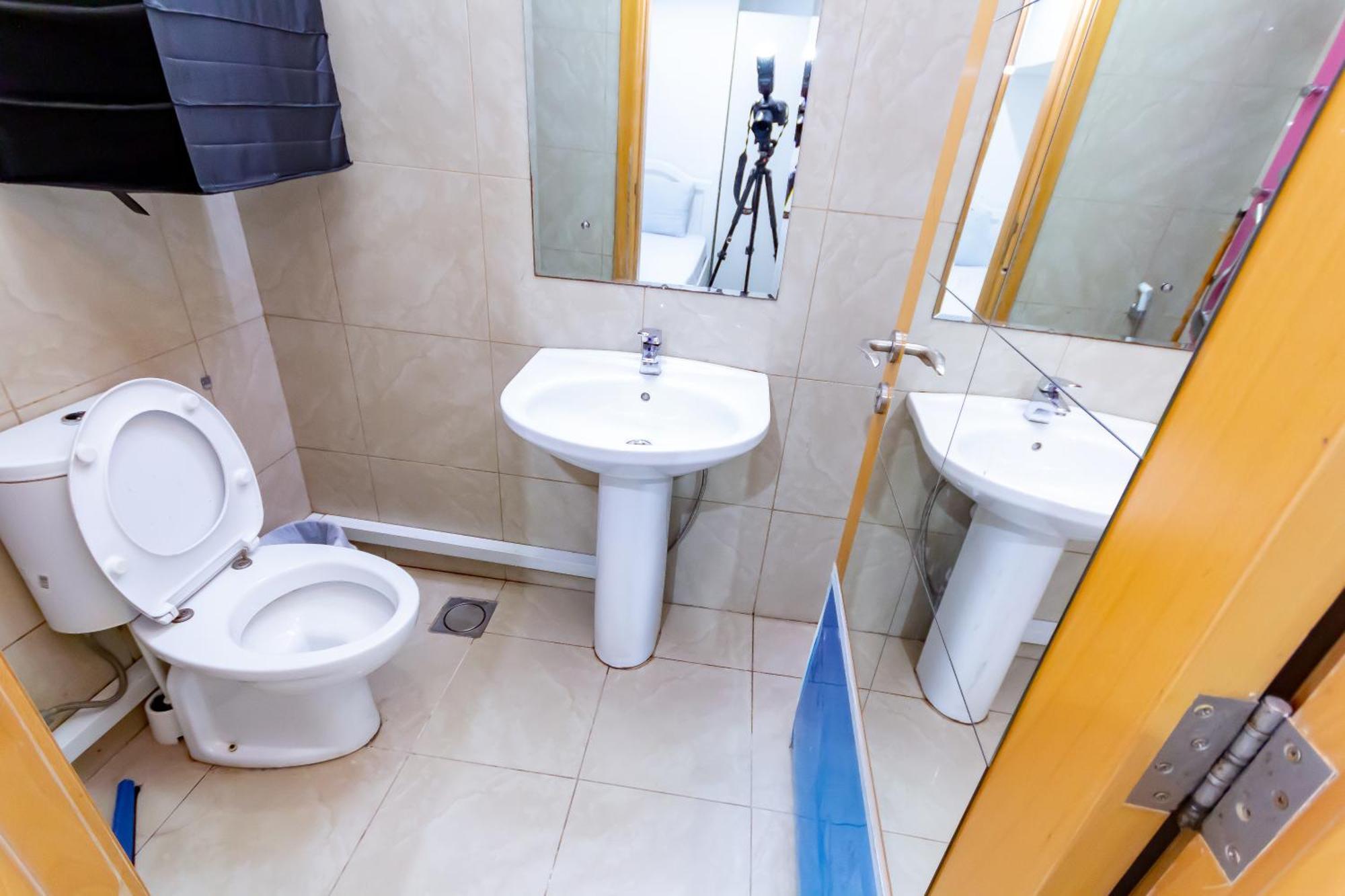 Budget Rooms With Private Bathroom For 'Girls' Only In Dubai, Marina المظهر الخارجي الصورة