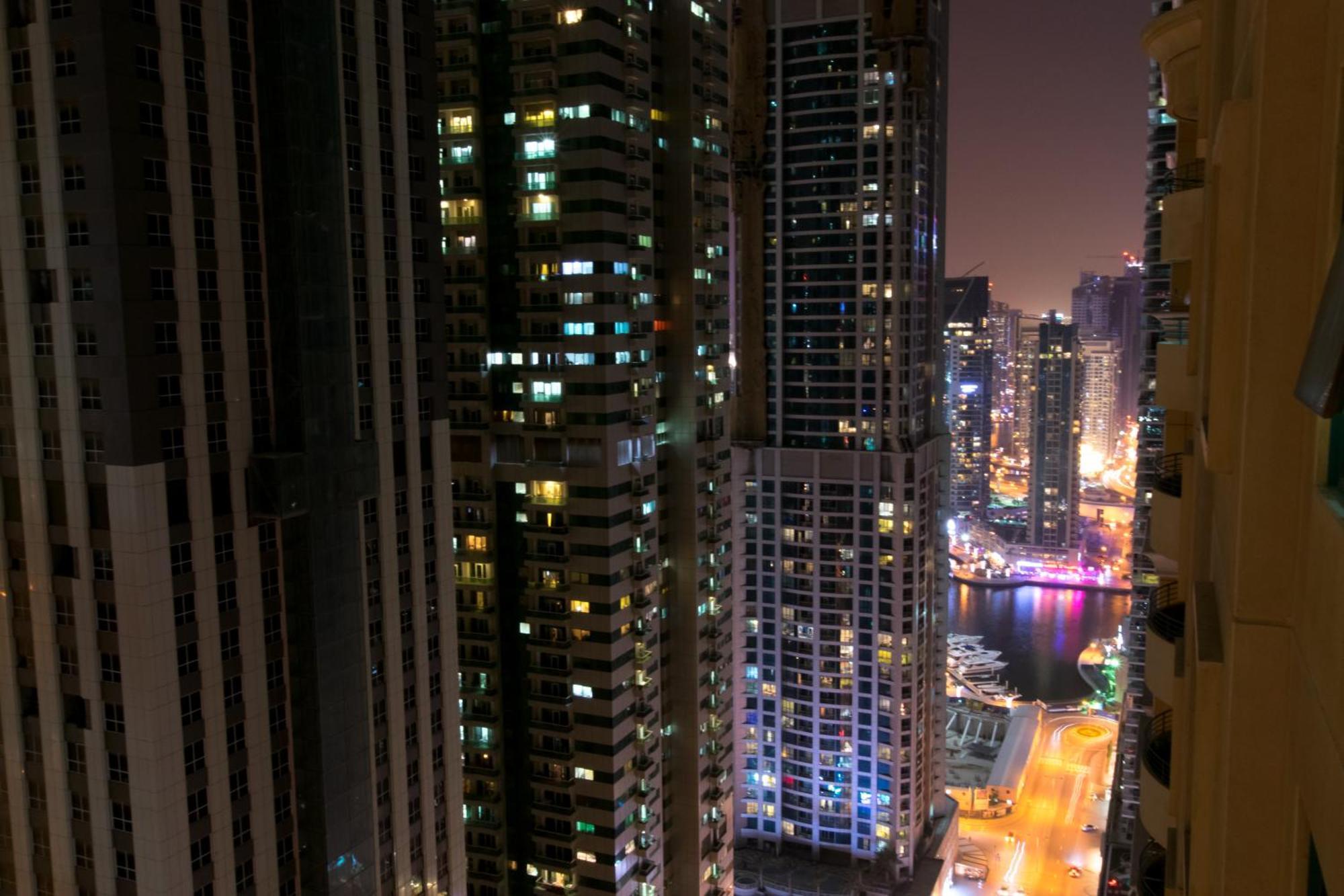 Budget Rooms With Private Bathroom For 'Girls' Only In Dubai, Marina المظهر الخارجي الصورة