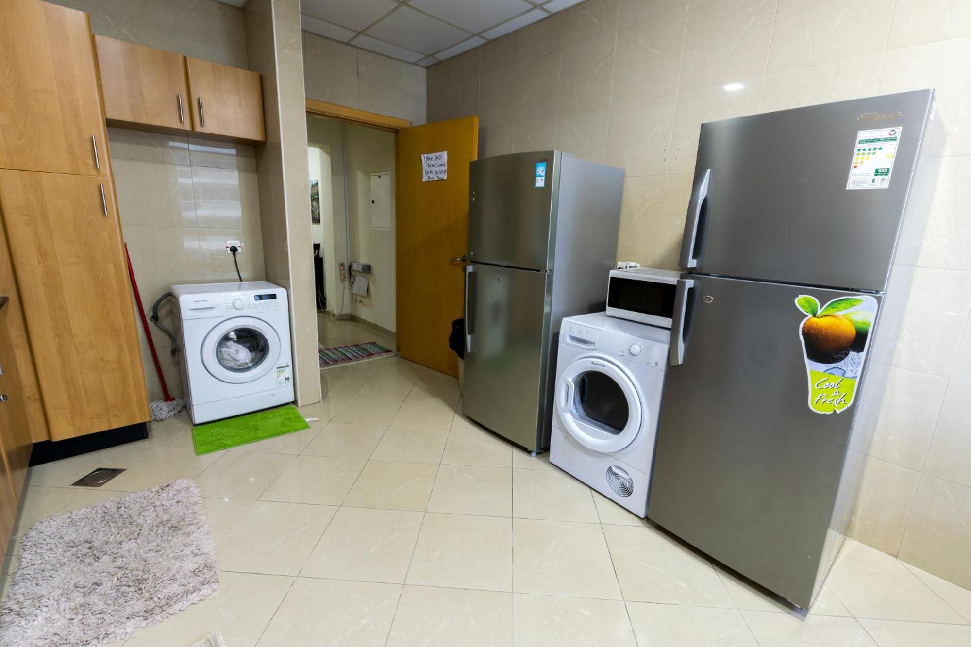 Budget Rooms With Private Bathroom For 'Girls' Only In Dubai, Marina المظهر الخارجي الصورة