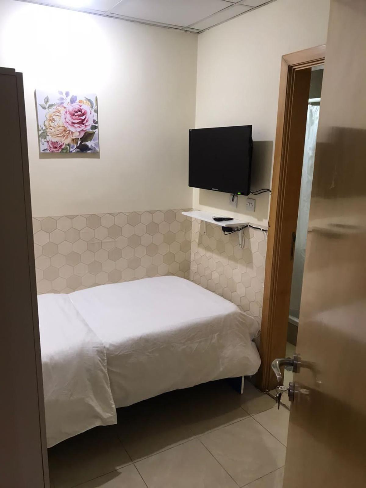 Budget Rooms With Private Bathroom For 'Girls' Only In Dubai, Marina المظهر الخارجي الصورة